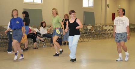 7124_Dancers