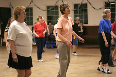 1075_Dancers